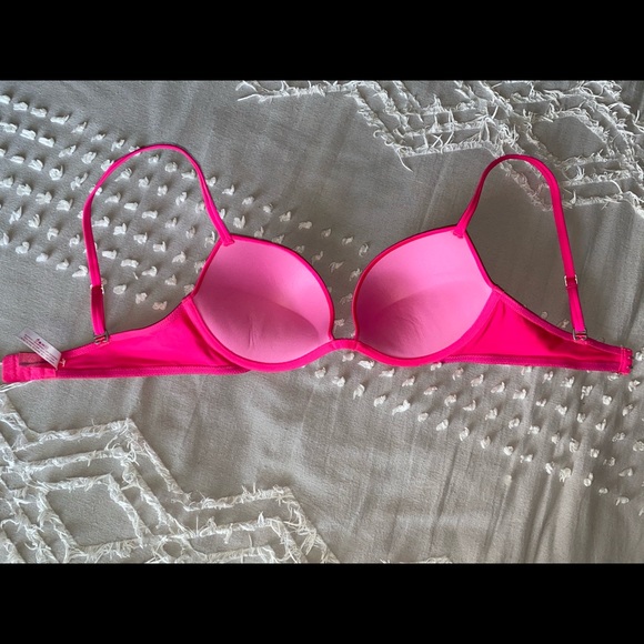 *SOLD* PINK By Victoria’s Secret Push-Up Plunge Bra - Picture 4 of 7